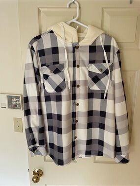 Black & White Plaid Hooded Button-Up Shirt Jacket